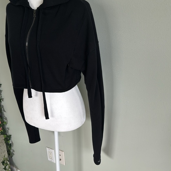 ALO Yoga Extreme Crop Zip Up Hoodie Black - Picture 7 of 13